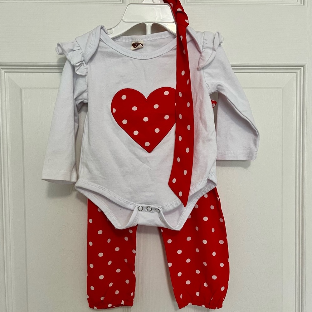 ❤️Valentines Day Outfit❤️ Lovely Baby Girl Red Heart and Polka Dot Outfit. NWOT